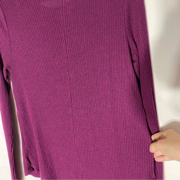Old Navy Burgundy Winter Wine Plush Ribbed Long Sleeve Crew Neck Tee L - Picture 13 of 15
